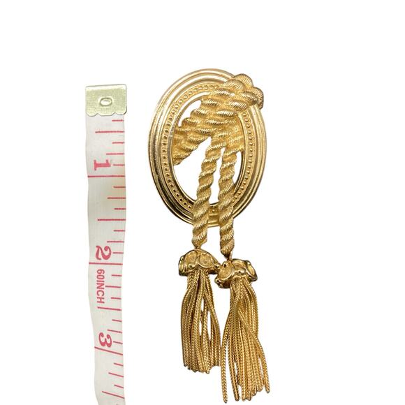 Gorgeous Vintage Christian Dior Brooch Gold-Tone Oval Shape With Rope Design - Picture 6 of 6